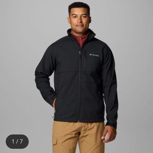 Columbia Men's Black Softshell Jacket Size Large